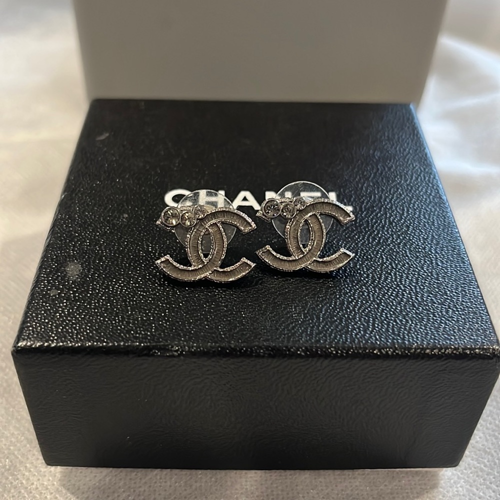 Authentic Chanel Fashion Earrings